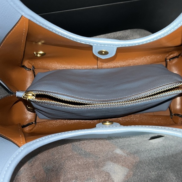 Beautiful Coach Lana Shoulder Bag - Picture 11 of 13